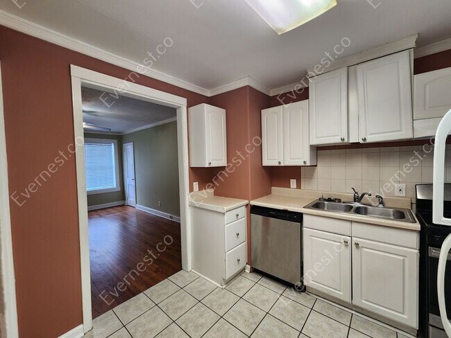 Foto del edificio - 612 Armstrong St SE