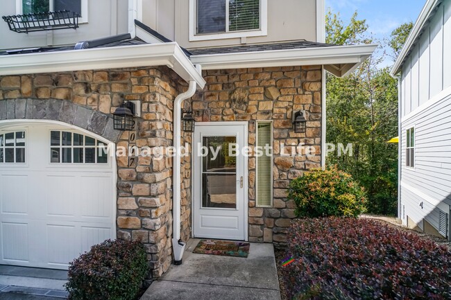 Building Photo - 2067 NE 49th Way