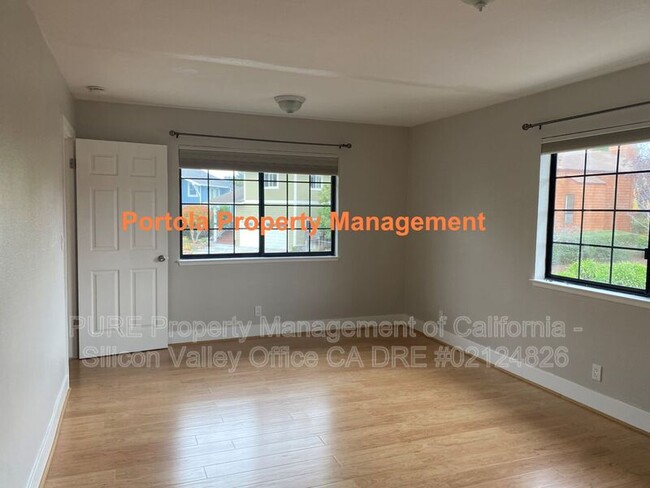 Building Photo - 2805 Wimbledon Dr