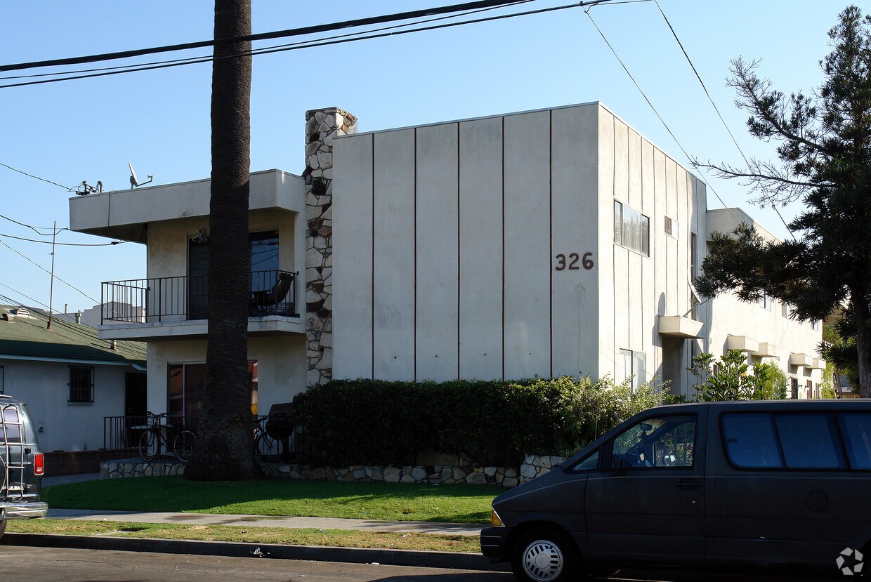 Primary Photo - 326 S Cedar Ave