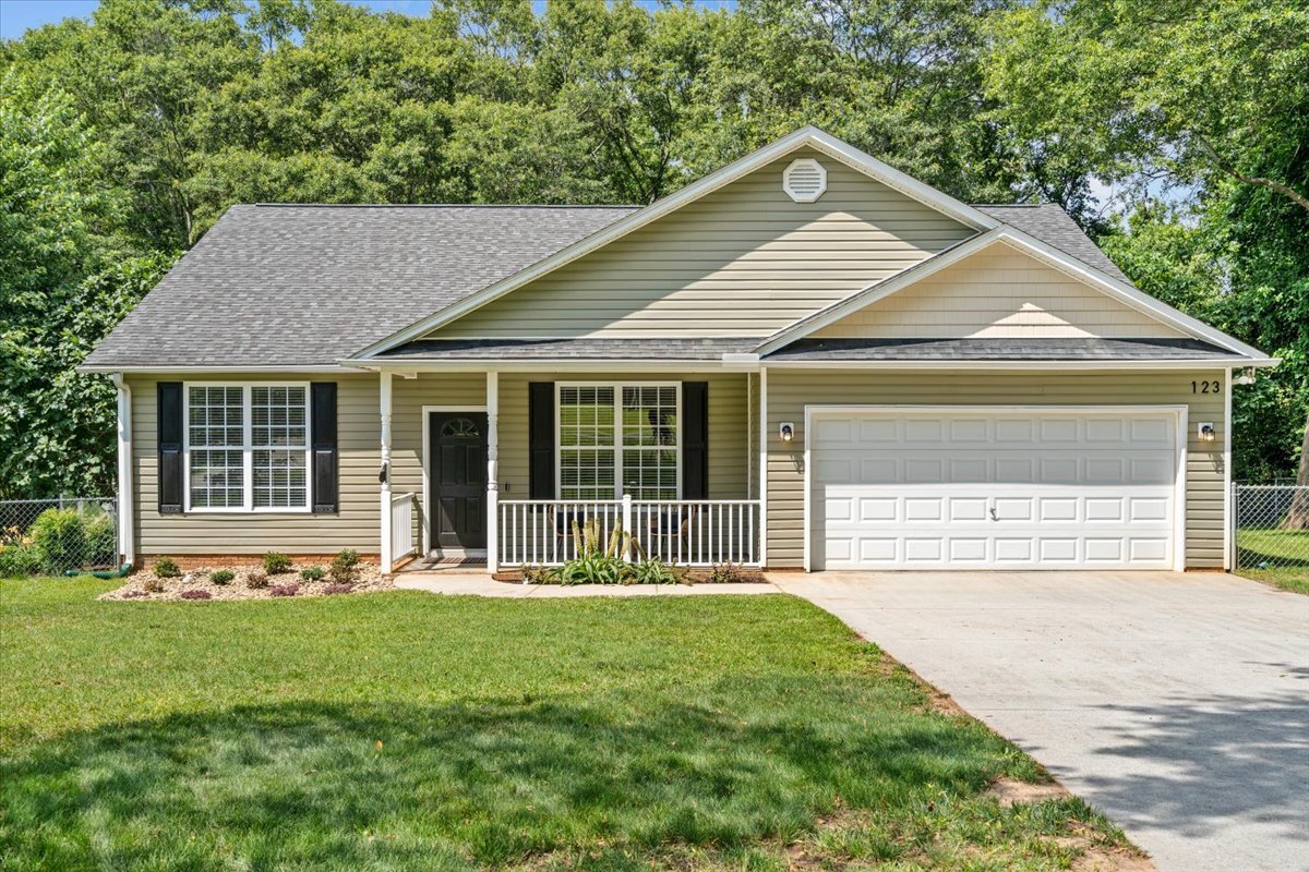 Photo - 123 Fairfield Dr (Mauldin, SC)