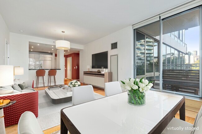 Building Photo - Luxury 2BR/2BA w/Balcony!