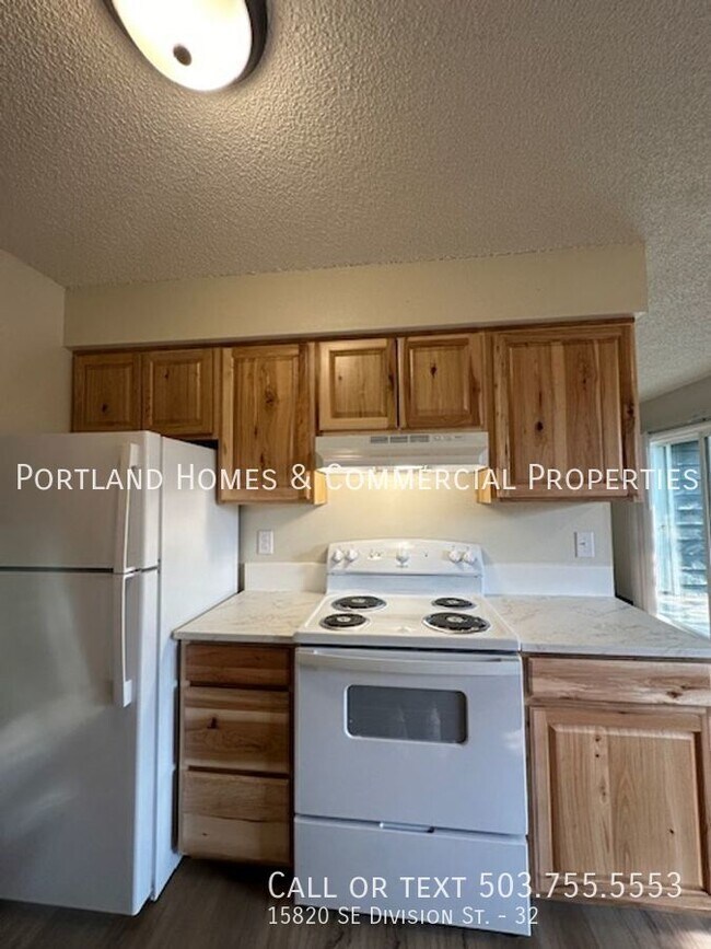 Building Photo - 2-Bedroom Apartment, Upstairs, Near Transp...