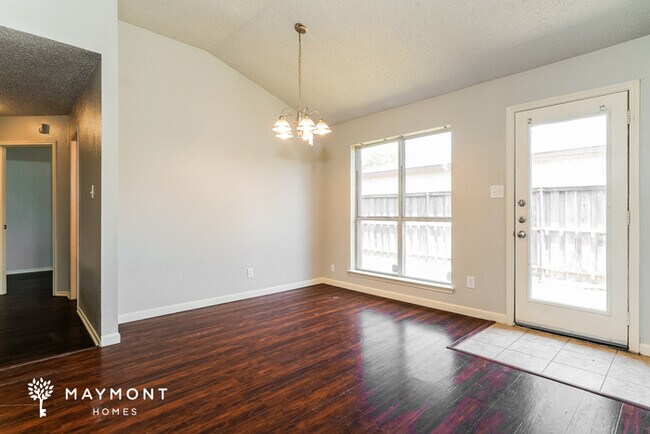 Foto del edificio - 2111 Dandelion Dr