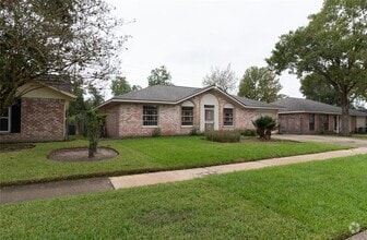 Building Photo - 8418 Rinn St