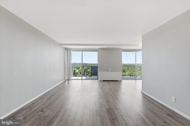 Building Photo - 301 N Beauregard St