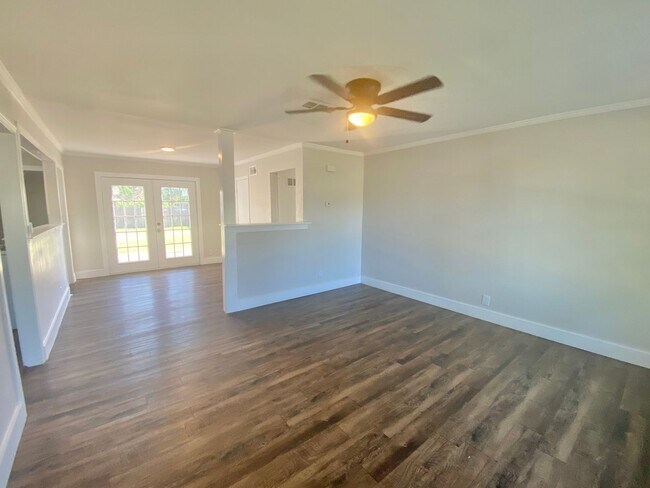 Building Photo - Move In Special - First month half off of ...