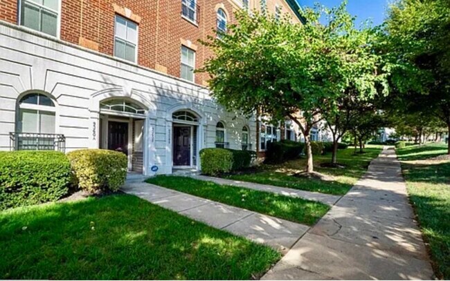 Foto del edificio - 9360B Esplanade Ct