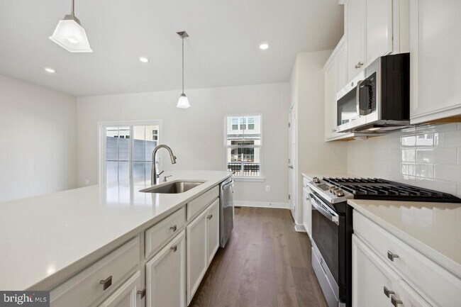 Foto del edificio - 223 Avalon Dr