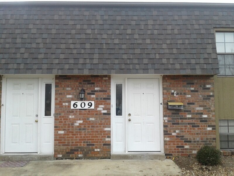 Primary Photo - 609 White Oak Dr