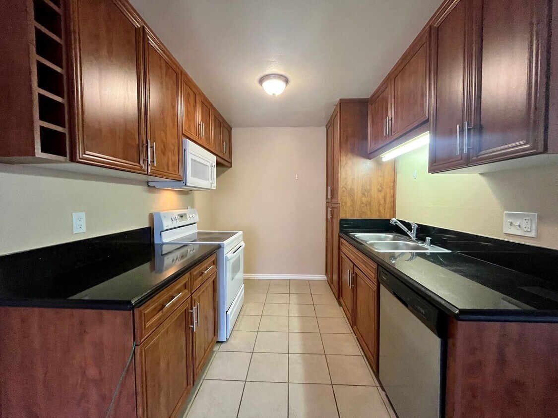 318 Miraleste Dr Unit 1, Los Angeles, CA 90732 Room for Rent in Los