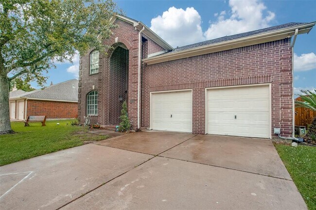 Foto del edificio - 2101 Tower Bridge Rd