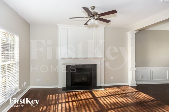 Foto del edificio - 6728 Allness Glen Ln