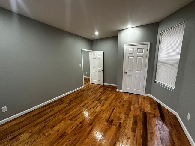 Foto del edificio - 2673 Bainbridge Ave