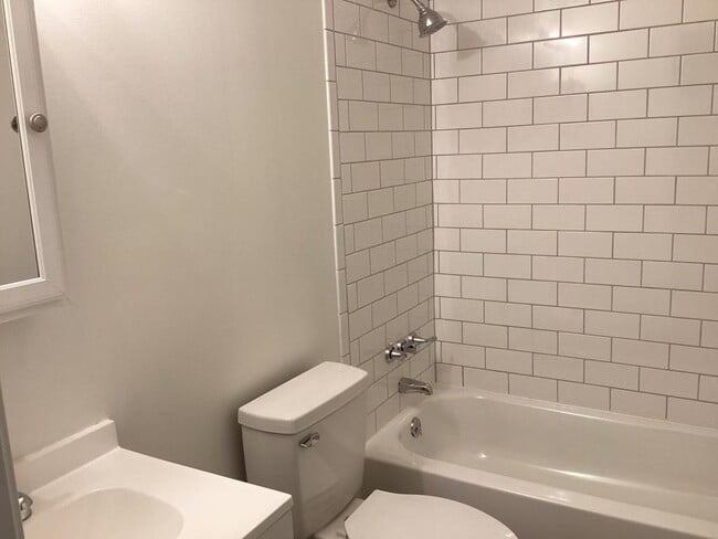 Foto del edificio - 242 E 35th St