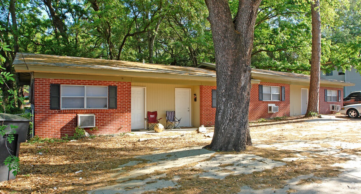 Building Photo - 1962 W Pensacola St