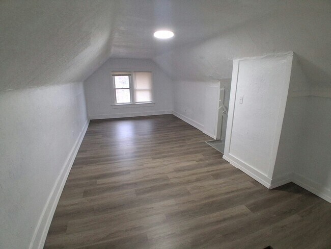 Foto del edificio - 712 Roselle Ave