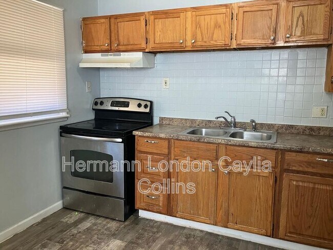 Foto del edificio - 9839 Medford Dr