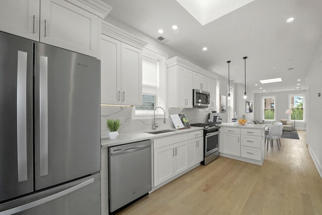 Foto del edificio - 1241 N Bosworth Ave