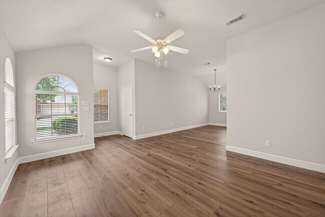 Foto del edificio - 6739 Windy River Ln