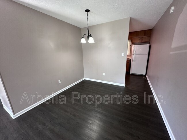 Foto del edificio - 315 Redstone Dr