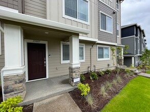 Building Photo - 15087 NW Ethel Ln