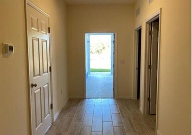 Foto del edificio - 1116/1118 Albert Ave