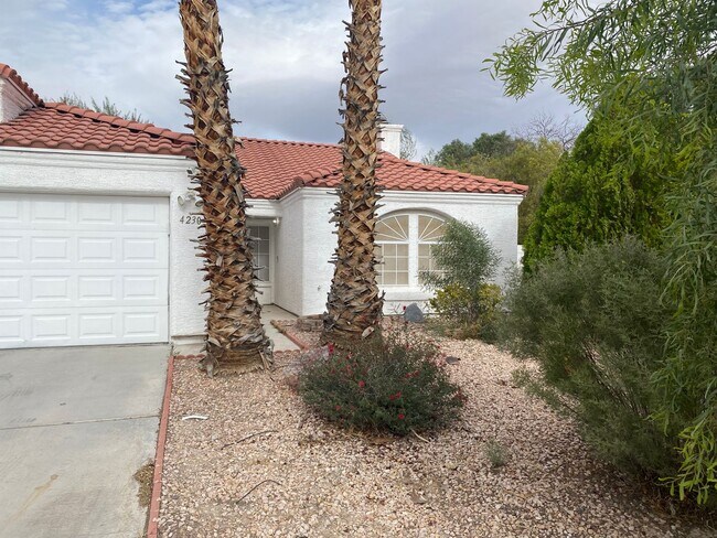 Building Photo - NW!! Single Story!! No Carpet!! No HOA!! B...