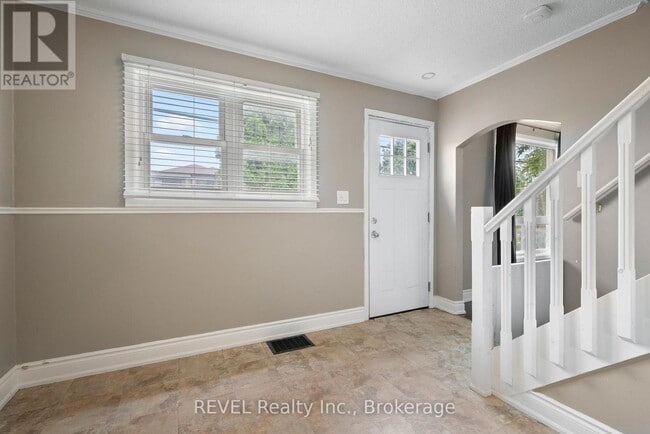 Building Photo - 229 Morton St