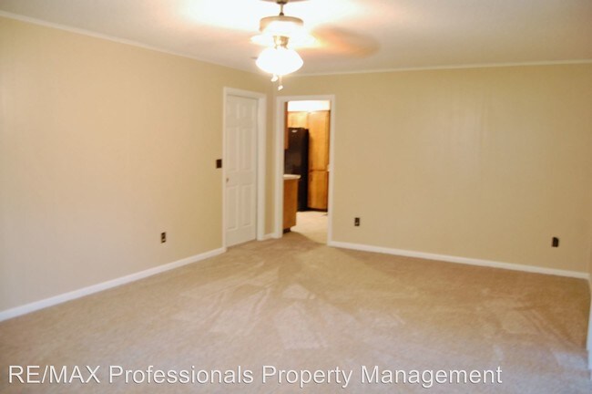 Building Photo - 4 br, 2 bath House - 370 SW Angela Terrace