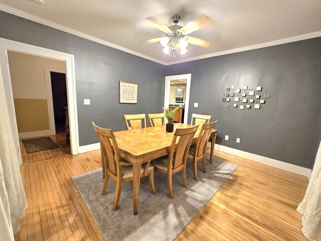 Photo - 147 Spring St House