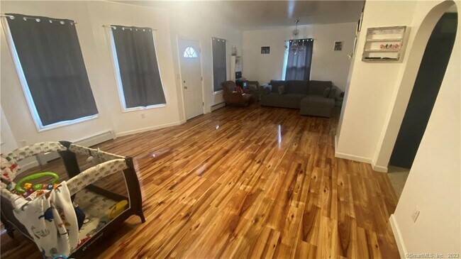 Building Photo - 325 Riverside Ave