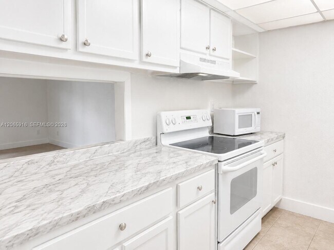 Foto del edificio - 1855 NE 121st St