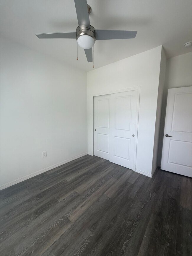 Foto del edificio - 1097 Highlands Rd
