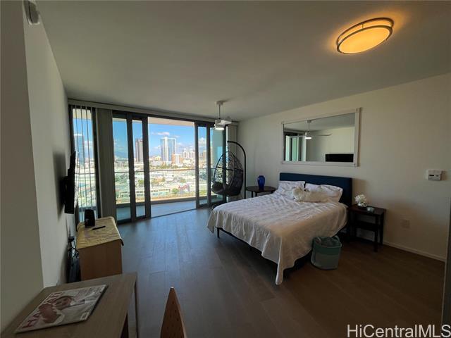 Primary Photo - 1000 Auahi St