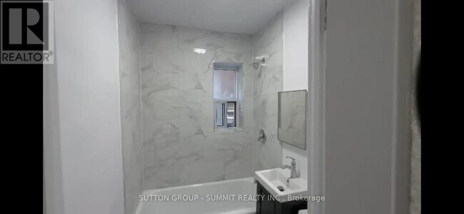 Photo du bâtiment - 98-398 Vaughan Rd