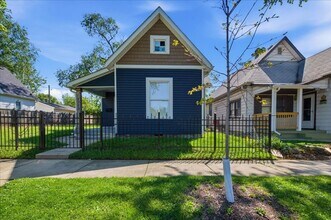 Building Photo - 1713 S Delaware St