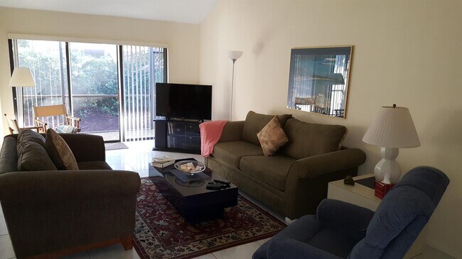 Foto del edificio - 17210 Hilliard Terrace