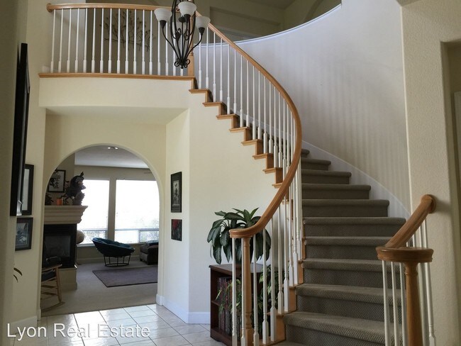 Building Photo - 4 br, 2.5 bath House - 3880 Black Oak Drive