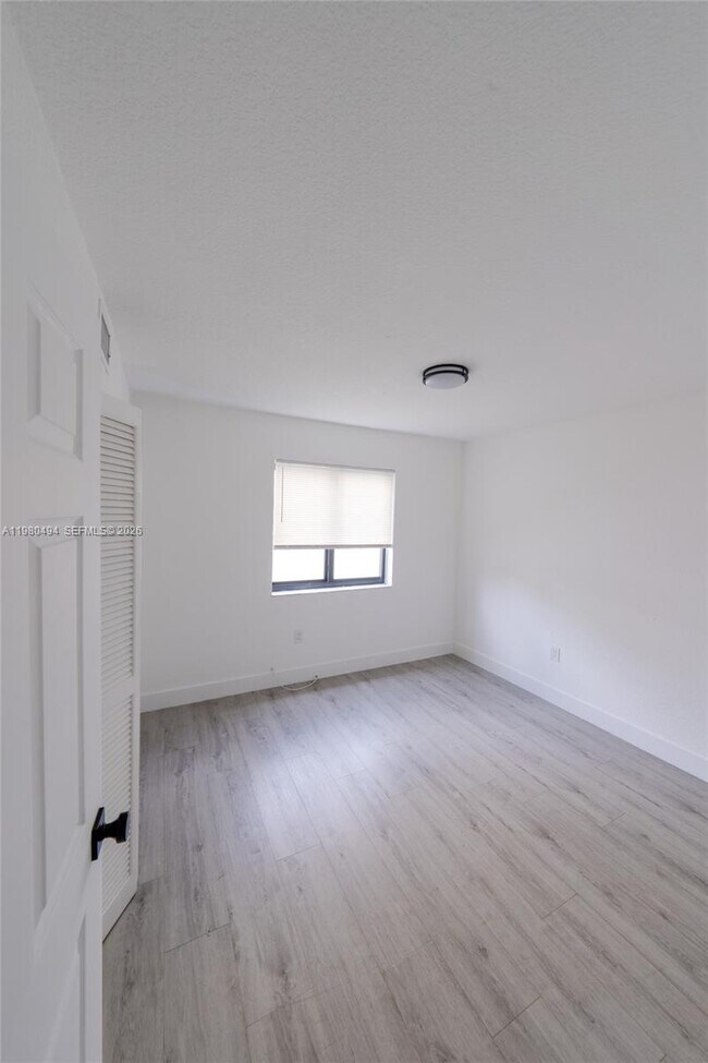 Foto del edificio - 3417 NW 22nd Ave