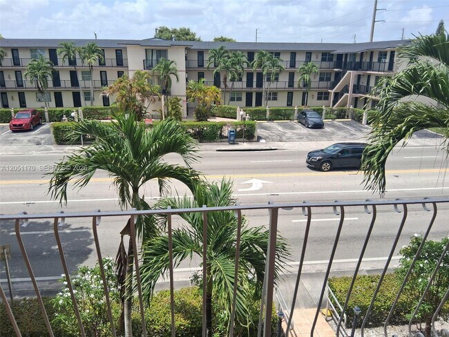 Foto del edificio - 6200 W Flagler St
