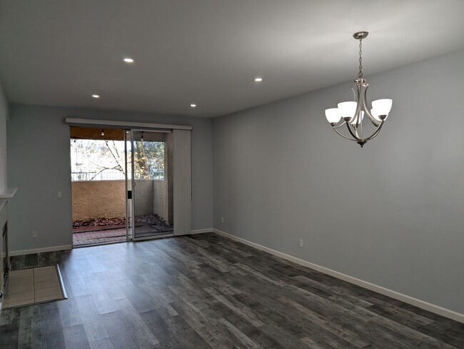 Foto del edificio - 24003 Arroyo Park Dr