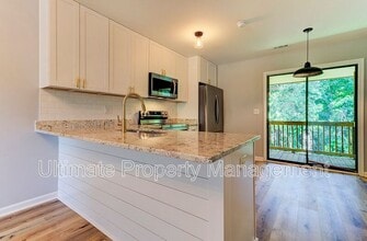 Building Photo - 522 S Kerr Ave