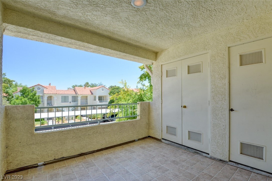 Primary Photo - 4877 S Torrey Pines Dr