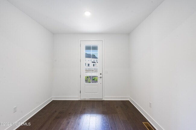 Foto del edificio - 160 Woolley Ct