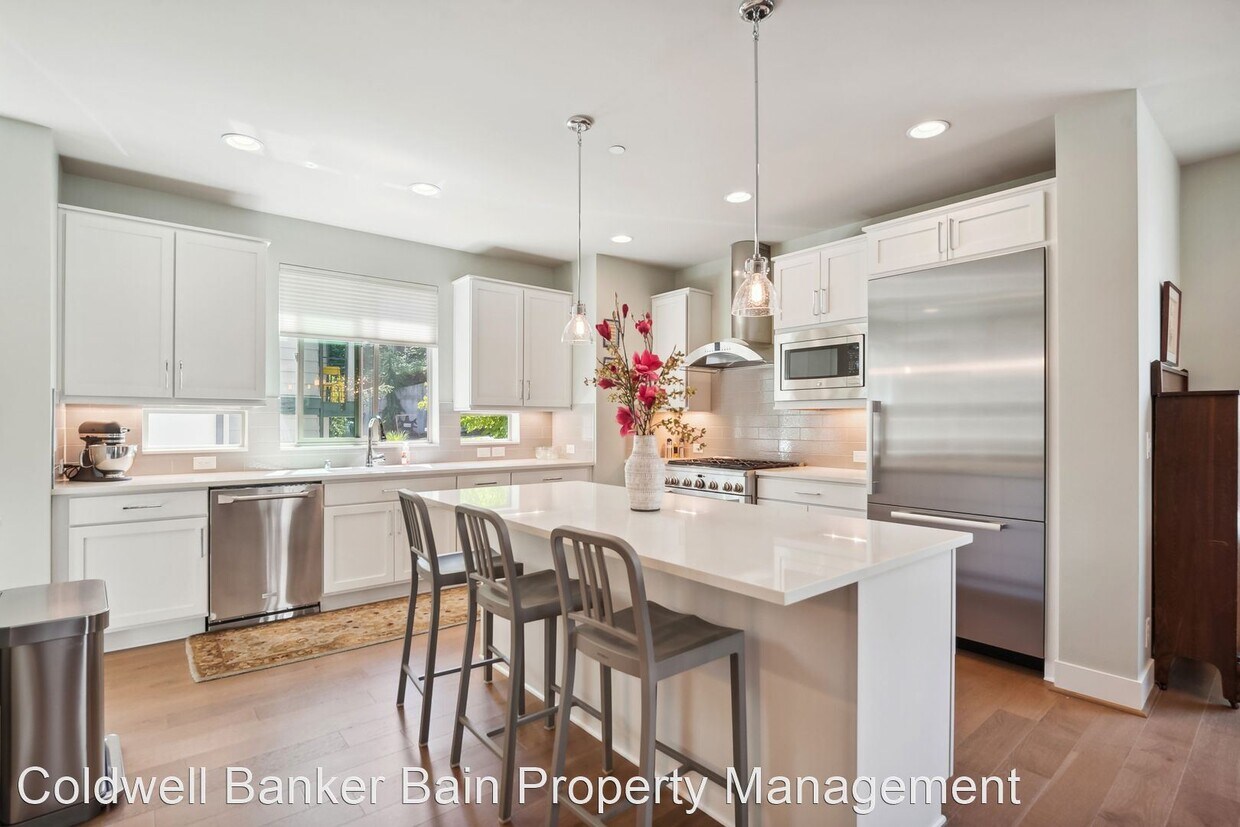 Primary Photo - 4 br, 3.5 bath House - 2972 76th Place SE,...