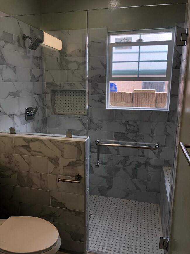 Foto del edificio - 12343 Rives Ave