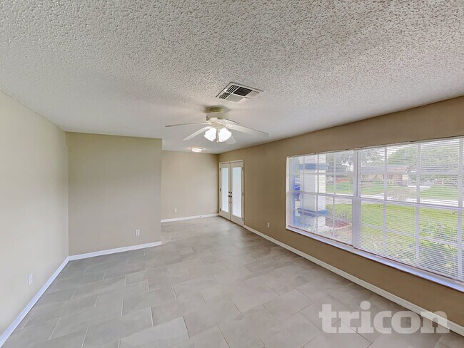 Foto del edificio - 9350 Mallard St