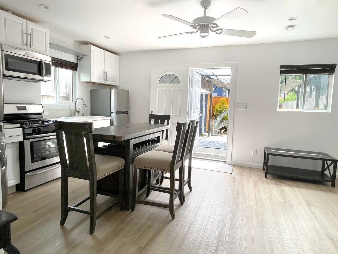 Foto principal - 3541 Helms Ave