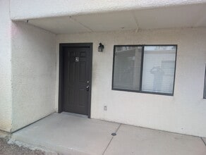 Building Photo - 2642 N Los Altos Ave